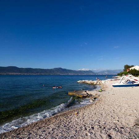 Apartments David - 20M From The Beach With Parking Trogir Exteriör bild