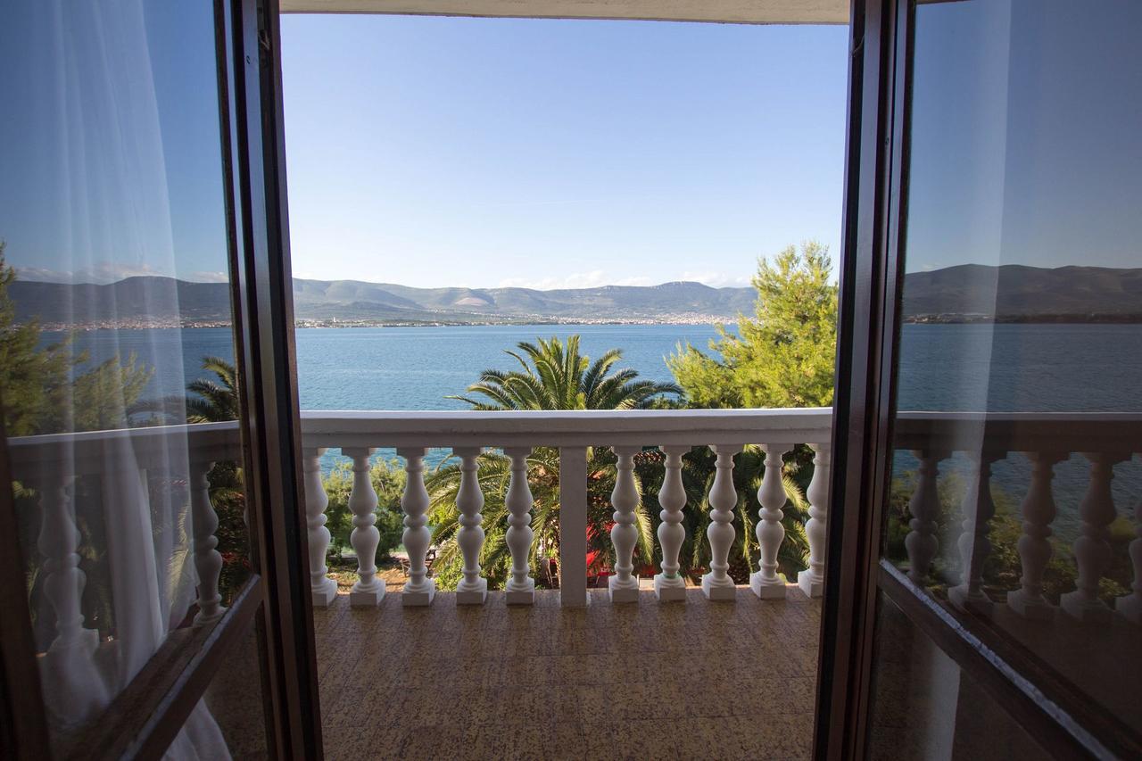 Apartments David - 20M From The Beach With Parking Trogir Exteriör bild