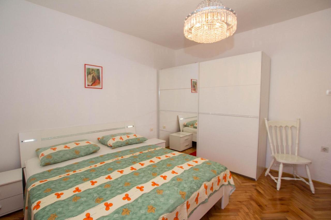 Apartments David - 20M From The Beach With Parking Trogir Exteriör bild