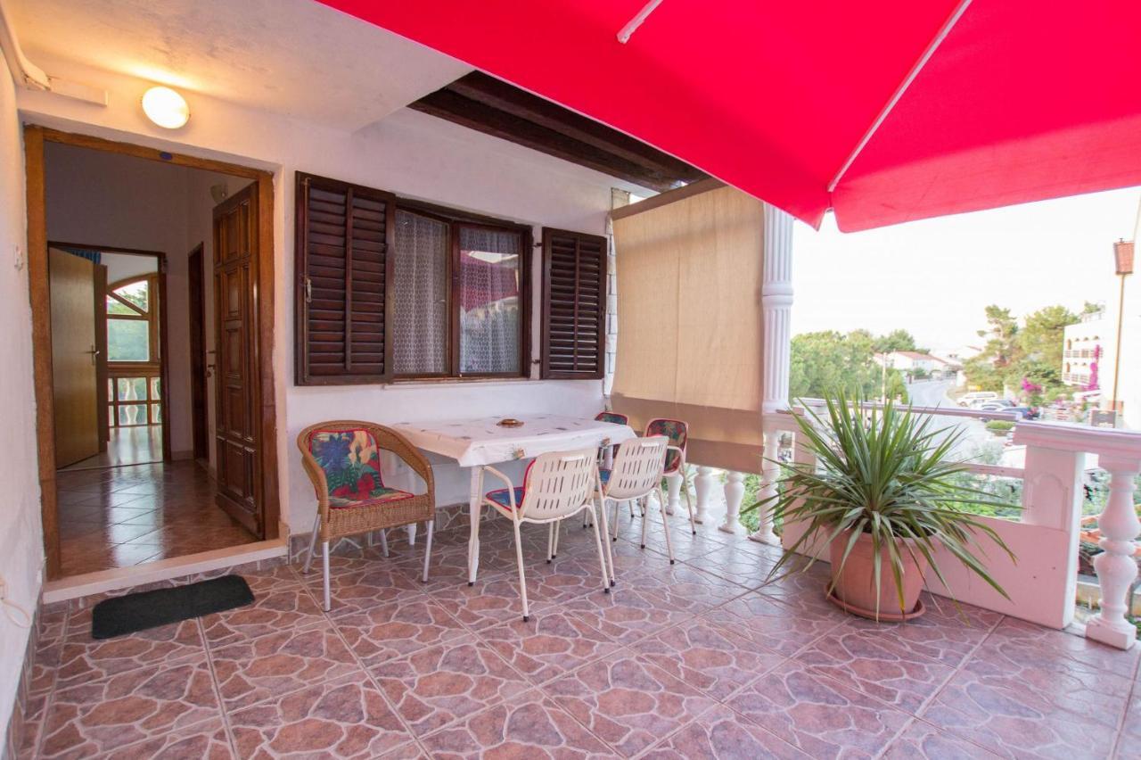 Apartments David - 20M From The Beach With Parking Trogir Exteriör bild