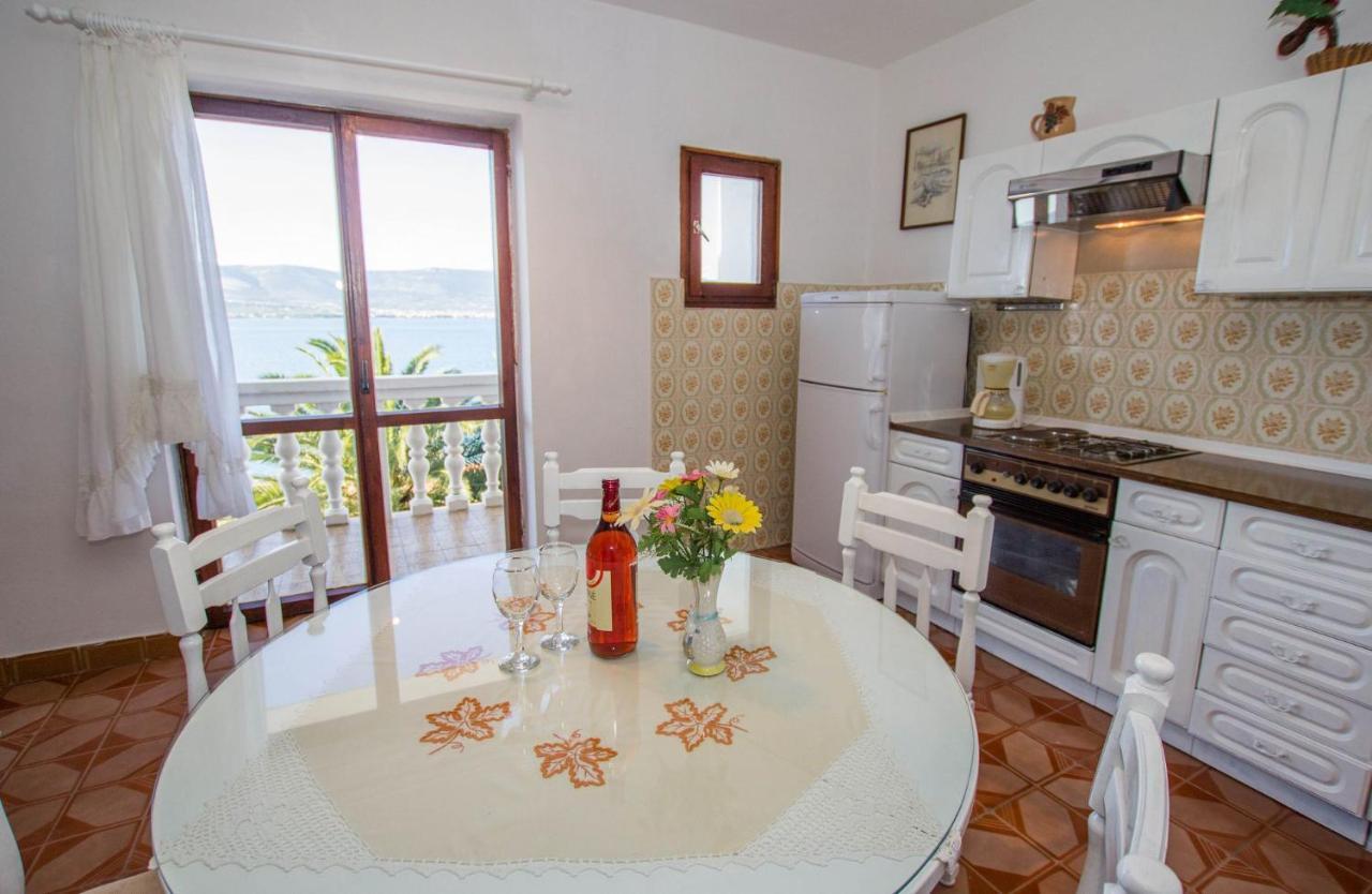 Apartments David - 20M From The Beach With Parking Trogir Exteriör bild