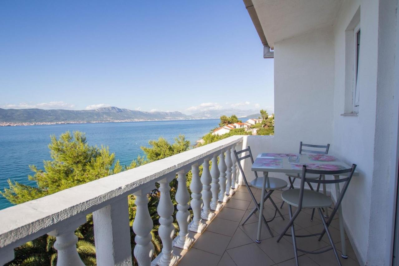 Apartments David - 20M From The Beach With Parking Trogir Exteriör bild