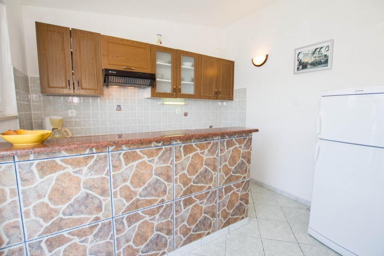 Apartments David - 20M From The Beach With Parking Trogir Exteriör bild
