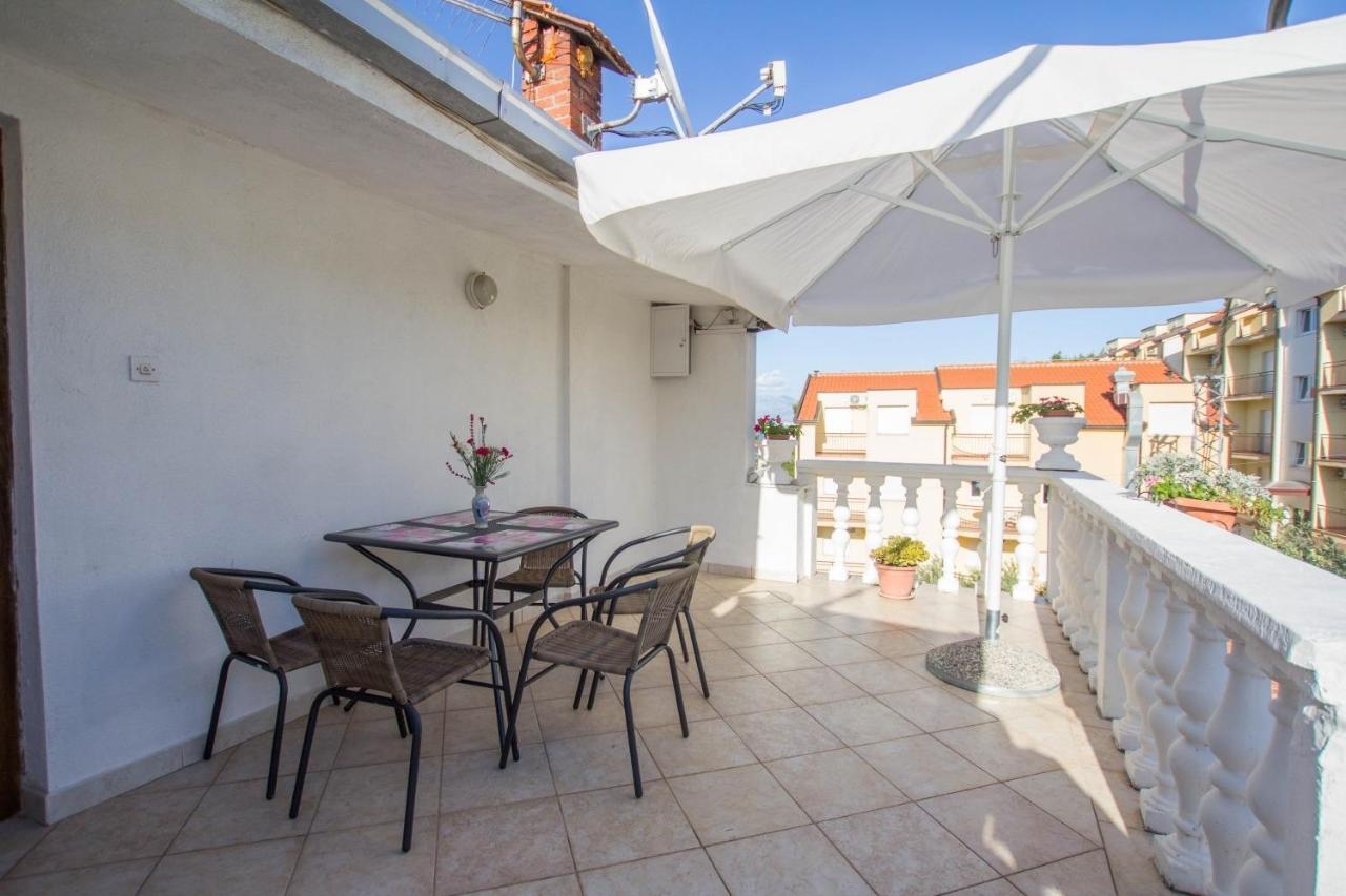 Apartments David - 20M From The Beach With Parking Trogir Exteriör bild