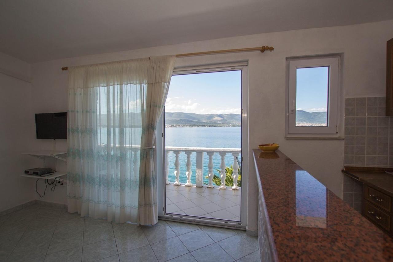 Apartments David - 20M From The Beach With Parking Trogir Exteriör bild