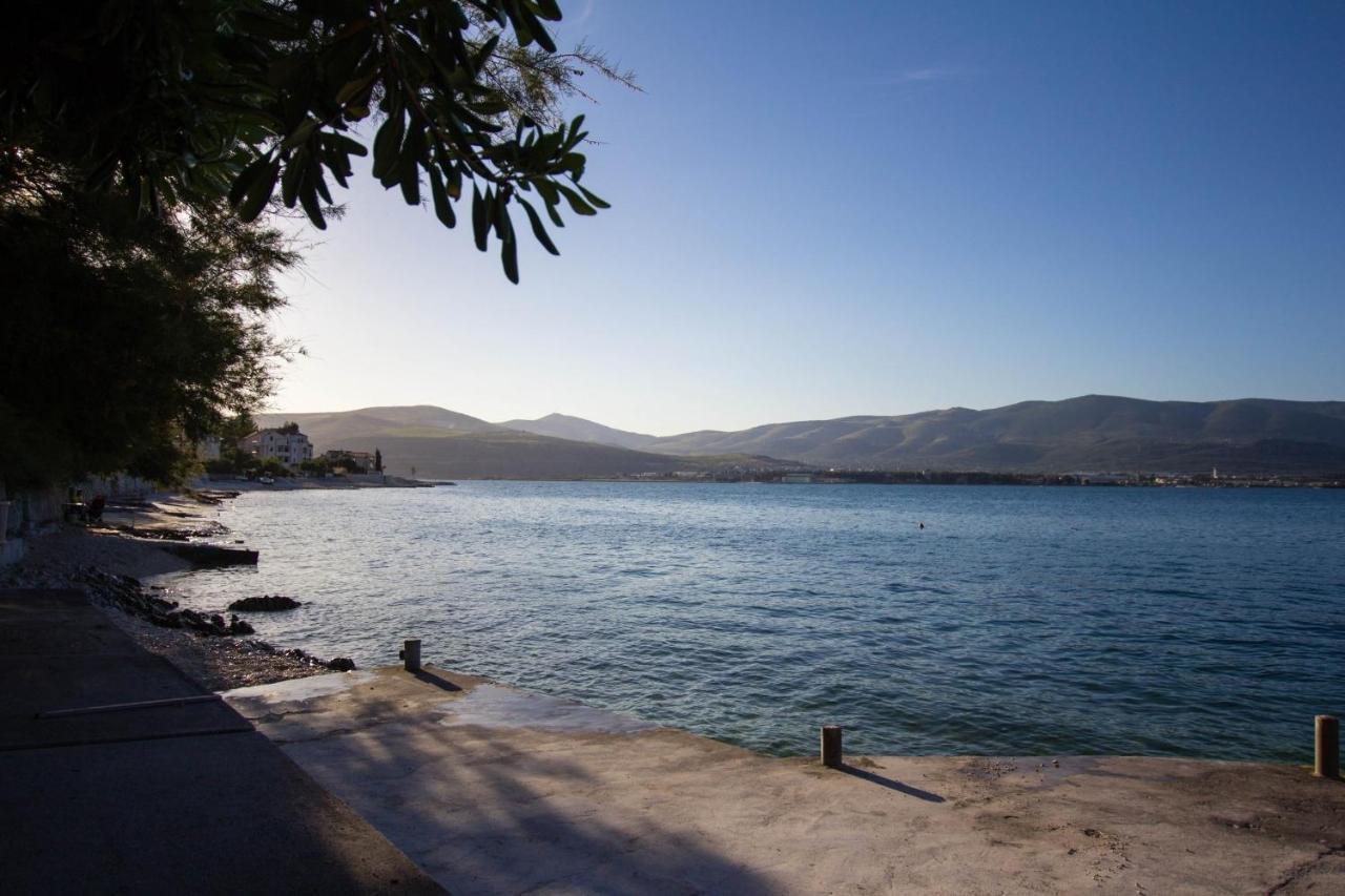 Apartments David - 20M From The Beach With Parking Trogir Exteriör bild