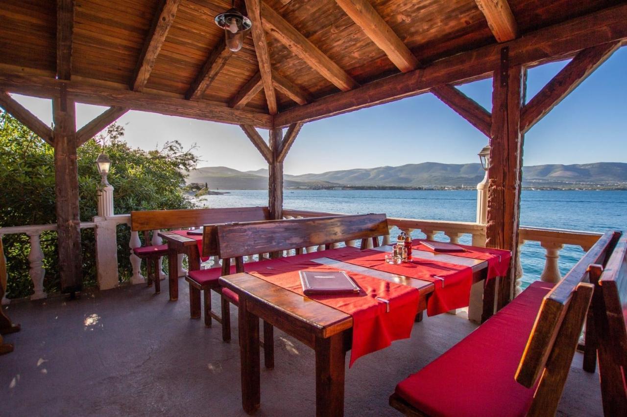 Apartments David - 20M From The Beach With Parking Trogir Exteriör bild