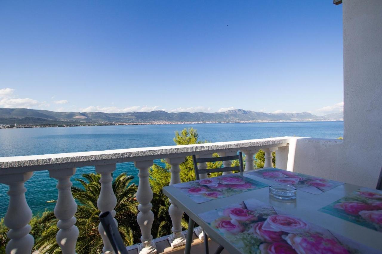 Apartments David - 20M From The Beach With Parking Trogir Exteriör bild