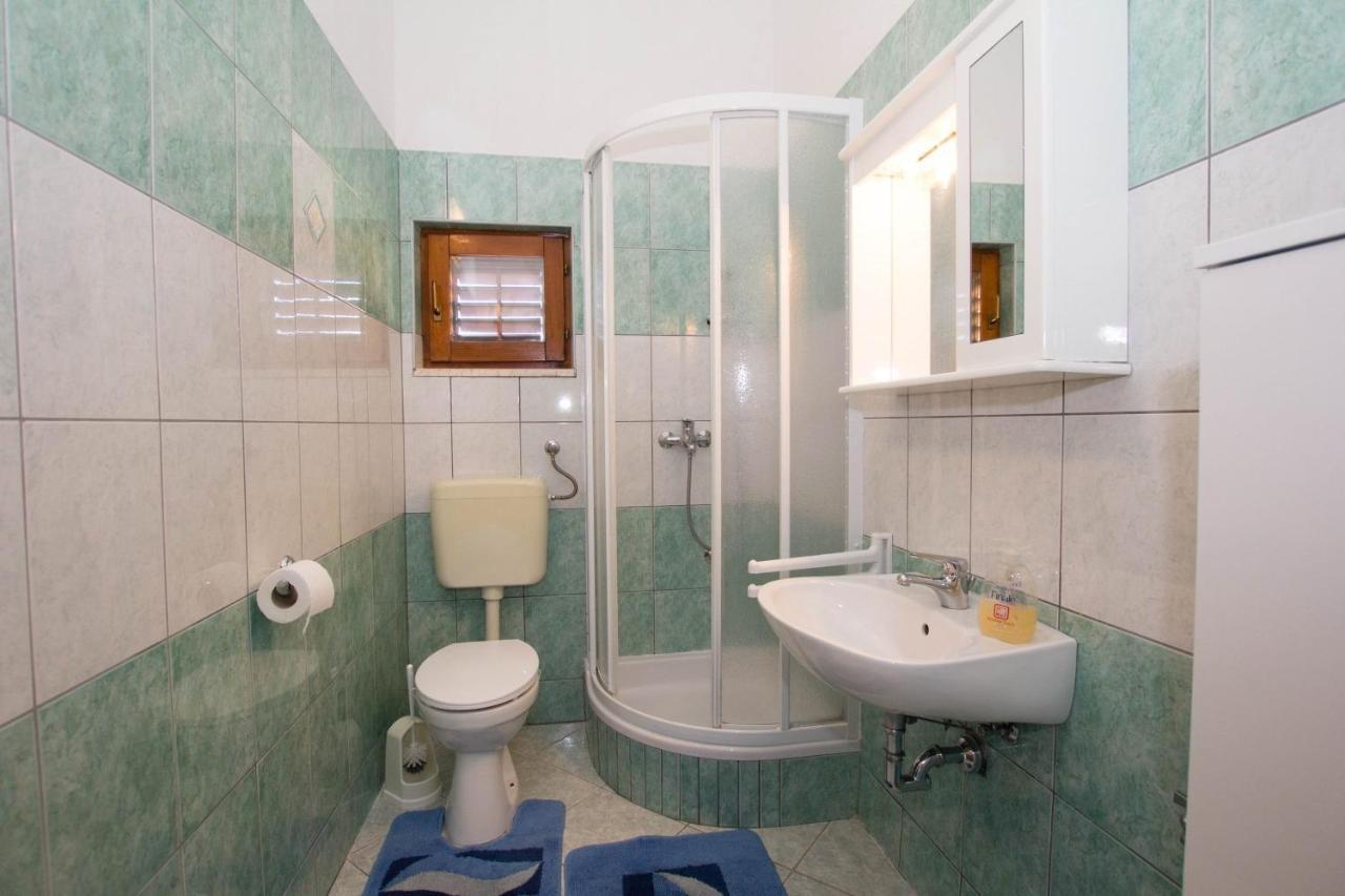 Apartments David - 20M From The Beach With Parking Trogir Exteriör bild