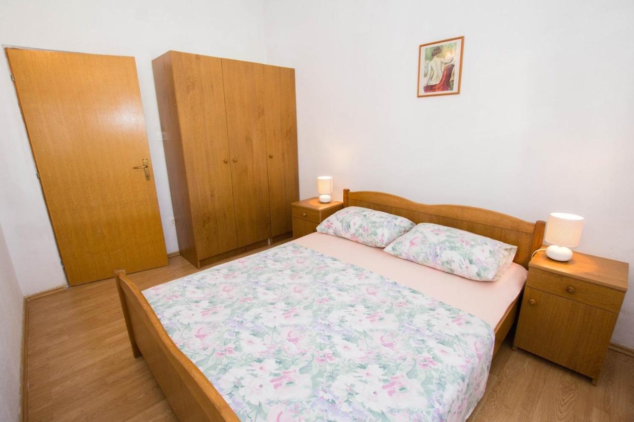 Apartments David - 20M From The Beach With Parking Trogir Exteriör bild